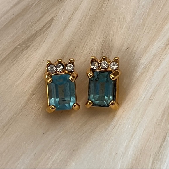 Elegant Gold and Blue Topaz Stud Earrings - Picture 3 of 5